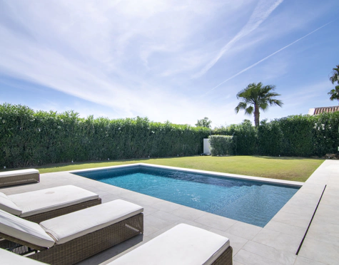 Villa en venta en Los Naranjos, Nueva Andalucia
