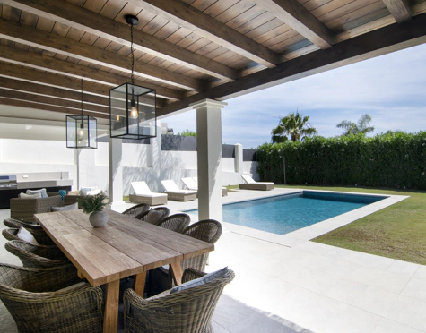 Villa en venta en Los Naranjos, Nueva Andalucia