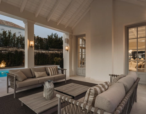 Villa en venta en La Cerquilla, Nueva Andalucia