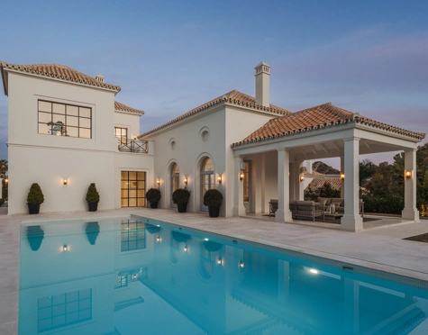 Villa en venta en La Cerquilla, Nueva Andalucia