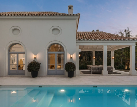 Villa en venta en La Cerquilla, Nueva Andalucia