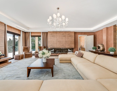 Villa en venta en Nueva Andalucia, Marbella
