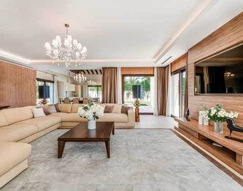 Villa en venta en Nueva Andalucia, Marbella