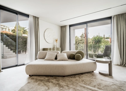 VILLA ESTÉTICA EN VENTA CERCA DE PUERTO BANÚS, MARBELLA