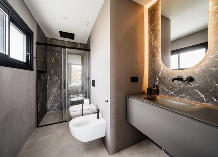 VILLA ESTÉTICA EN VENTA CERCA DE PUERTO BANÚS, MARBELLA