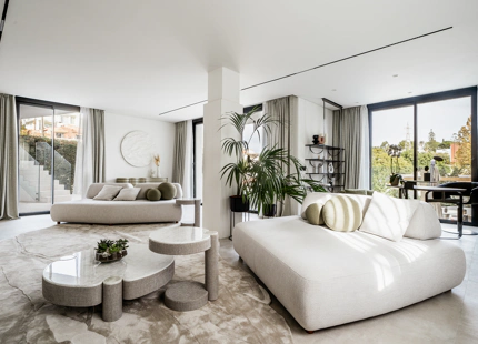 VILLA ESTÉTICA EN VENTA CERCA DE PUERTO BANÚS, MARBELLA
