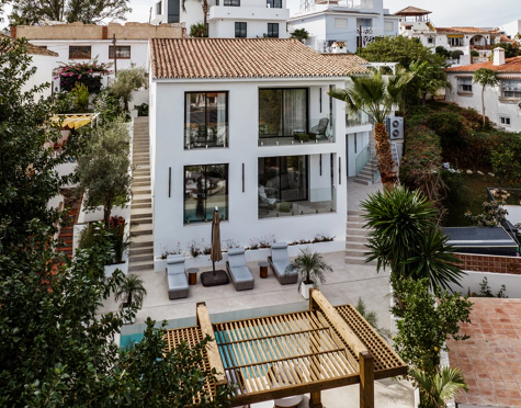 VILLA ESTÉTICA EN VENTA CERCA DE PUERTO BANÚS, MARBELLA