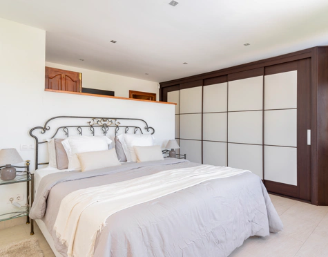 Villa for sale in Valle Romano, Estepona West