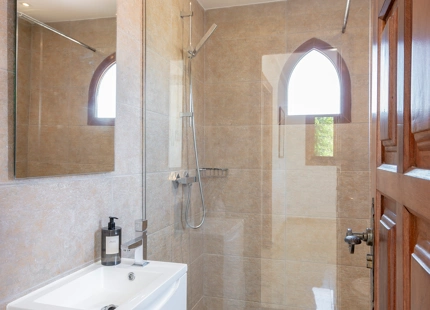 VILLA ESPLENDIDA DE ESTILO ANDALUZ EN VENTA EN VALLE ROMANO, ESTEPONA