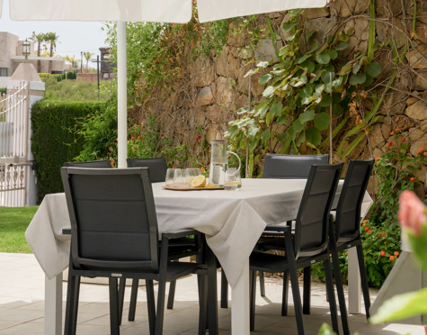 Villa for sale in Valle Romano, Estepona West