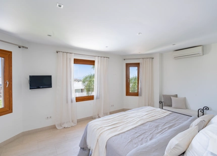 VILLA ESPLENDIDA DE ESTILO ANDALUZ EN VENTA EN VALLE ROMANO, ESTEPONA