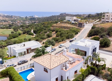 VILLA ESPLENDIDA DE ESTILO ANDALUZ EN VENTA EN VALLE ROMANO, ESTEPONA