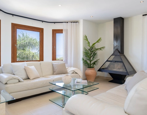 Villa for sale in Valle Romano, Estepona West