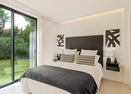 VILLA EXCLUSIVA EN VENTA EN LAS BRISAS, NUEVA ANDALUCIA 