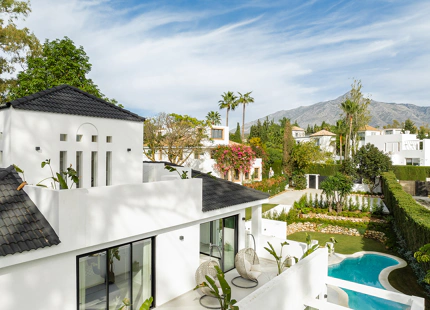 VILLA EXCLUSIVA EN VENTA EN LAS BRISAS, NUEVA ANDALUCIA 
