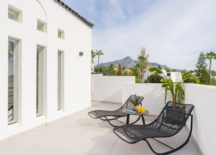 VILLA EXCLUSIVA EN VENTA EN LAS BRISAS, NUEVA ANDALUCIA 