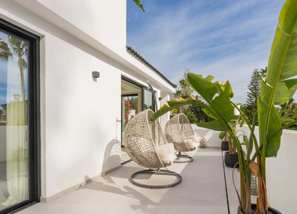 VILLA EXCLUSIVA EN VENTA EN LAS BRISAS, NUEVA ANDALUCIA 