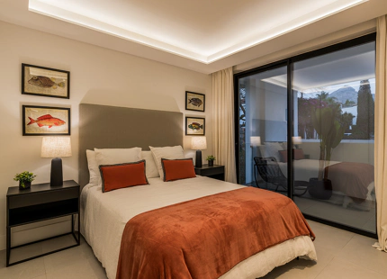 VILLA EXCLUSIVA EN VENTA EN LAS BRISAS, NUEVA ANDALUCIA 