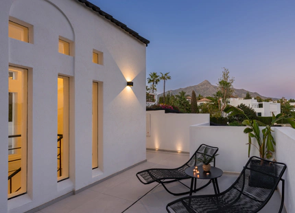 VILLA EXCLUSIVA EN VENTA EN LAS BRISAS, NUEVA ANDALUCIA 