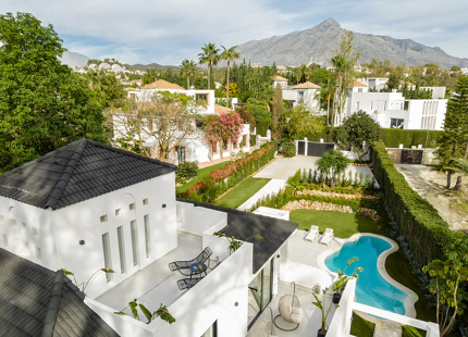 VILLA EXCLUSIVA EN VENTA EN LAS BRISAS, NUEVA ANDALUCIA 