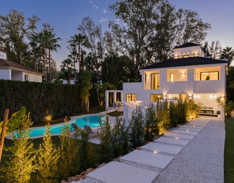 VILLA EXCLUSIVA EN VENTA EN LAS BRISAS, NUEVA ANDALUCIA 