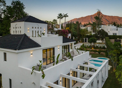 VILLA EXCLUSIVA EN VENTA EN LAS BRISAS, NUEVA ANDALUCIA 