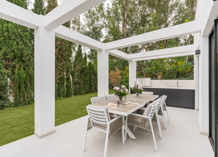 VILLA EXCLUSIVA EN VENTA EN LAS BRISAS, NUEVA ANDALUCIA 