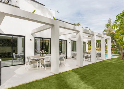 VILLA EXCLUSIVA EN VENTA EN LAS BRISAS, NUEVA ANDALUCIA 