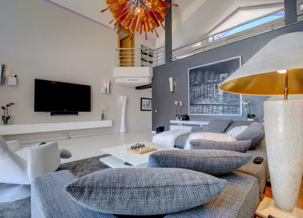 MODERN FRONTLINE GOLF VILLA FOR SALE IN NUEVA ANDALUCÍA, MARBELLA