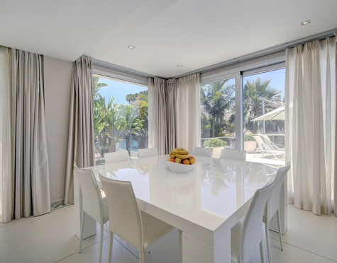 Villa for sale in Los Naranjos Golf, Nueva Andalucia