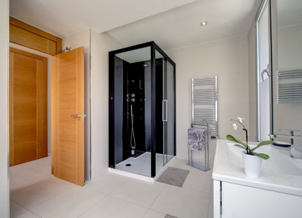 MODERN FRONTLINE GOLF VILLA FOR SALE IN NUEVA ANDALUCÍA, MARBELLA