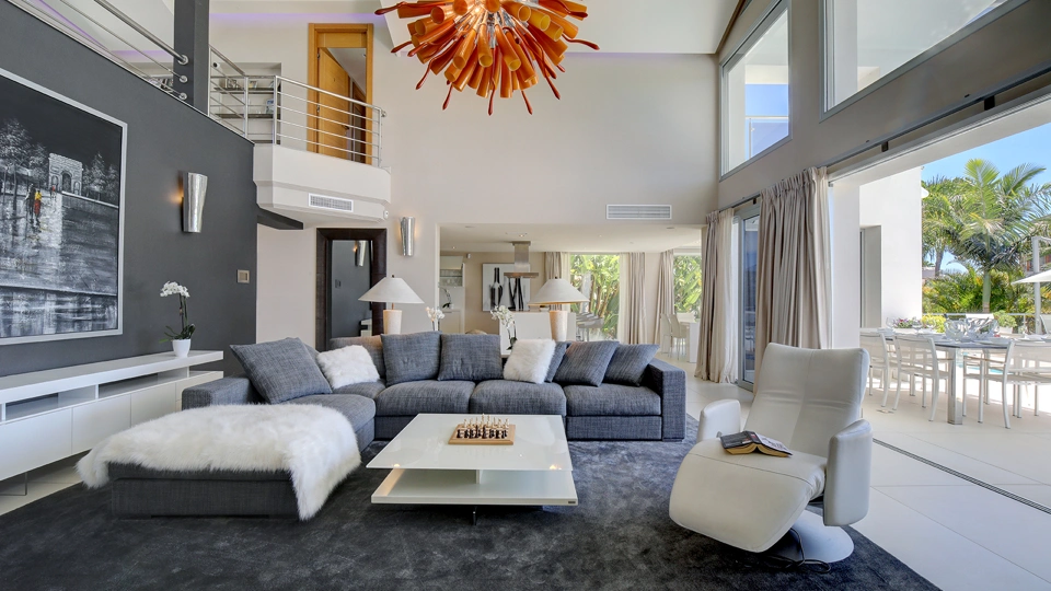 Villa for sale in Los Naranjos Golf, Nueva Andalucia