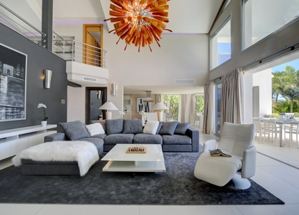 MODERN FRONTLINE GOLF VILLA FOR SALE IN NUEVA ANDALUCÍA, MARBELLA