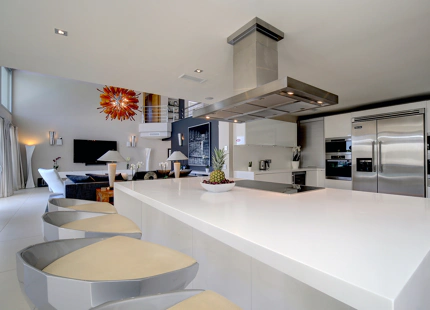 MODERN FRONTLINE GOLF VILLA FOR SALE IN NUEVA ANDALUCÍA, MARBELLA