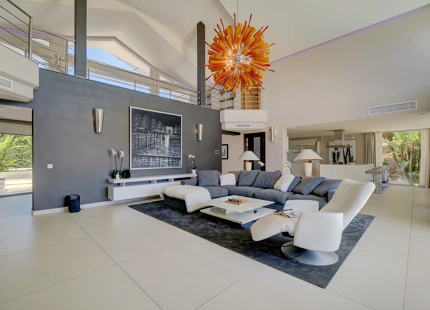 MODERN FRONTLINE GOLF VILLA FOR SALE IN NUEVA ANDALUCÍA, MARBELLA
