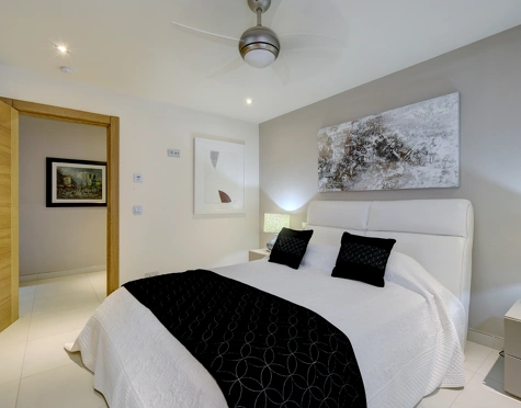 Villa for sale in Los Naranjos Golf, Nueva Andalucia
