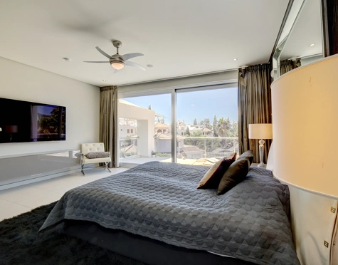 Villa for sale in Los Naranjos Golf, Nueva Andalucia