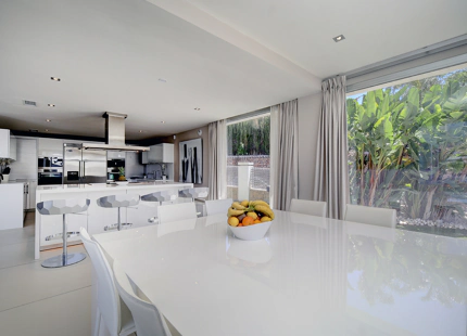 MODERN FRONTLINE GOLF VILLA FOR SALE IN NUEVA ANDALUCÍA, MARBELLA