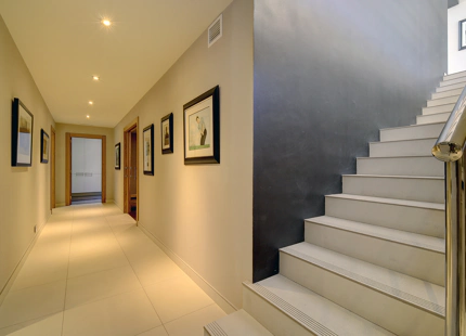 MODERN FRONTLINE GOLF VILLA FOR SALE IN NUEVA ANDALUCÍA, MARBELLA