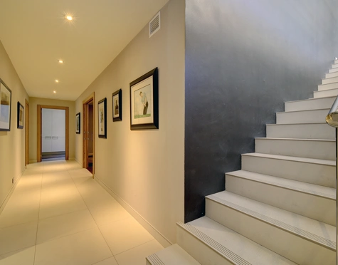 Villa for sale in Los Naranjos Golf, Nueva Andalucia