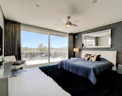 Villa for sale in Los Naranjos Golf, Nueva Andalucia