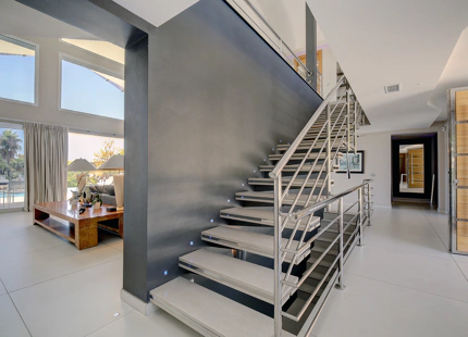 MODERN FRONTLINE GOLF VILLA FOR SALE IN NUEVA ANDALUCÍA, MARBELLA