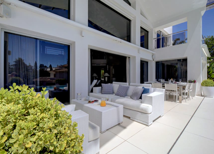 MODERN FRONTLINE GOLF VILLA FOR SALE IN NUEVA ANDALUCÍA, MARBELLA