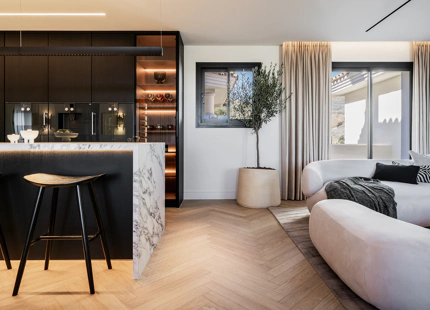 ÁTICO DÚPLEX OPULENTO CON VISTAS AL MAR EN VENTA EN NUEVA ANDALUCÍA, MARBELLA