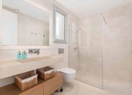 VILLA CONVENIENTE CON PISCINA DE INMERSIÓN EN VENTA EN SAN PEDRO DE ALCÁNTARA