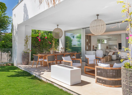 VILLA CONVENIENTE CON PISCINA DE INMERSIÓN EN VENTA EN SAN PEDRO DE ALCÁNTARA