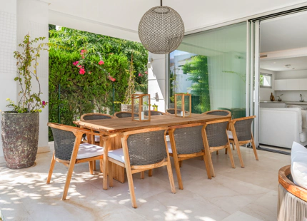 VILLA CONVENIENTE CON PISCINA DE INMERSIÓN EN VENTA EN SAN PEDRO DE ALCÁNTARA