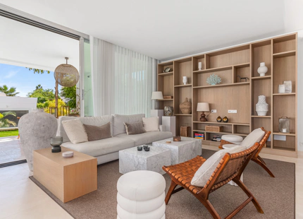VILLA CONVENIENTE CON PISCINA DE INMERSIÓN EN VENTA EN SAN PEDRO DE ALCÁNTARA