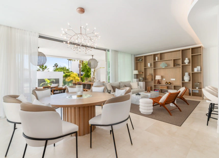 VILLA CONVENIENTE CON PISCINA DE INMERSIÓN EN VENTA EN SAN PEDRO DE ALCÁNTARA