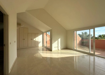 Ático Dúplex de 3 dormitorios junto a Puerto Banús